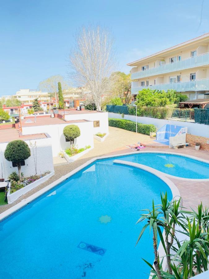 Bbq - Pool - Costa Apartments Salou Kültér fotó